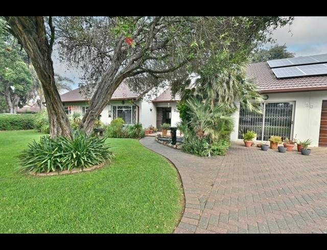 4 BEDROOM HOUSE FOR SALE IN BRACKENHURST